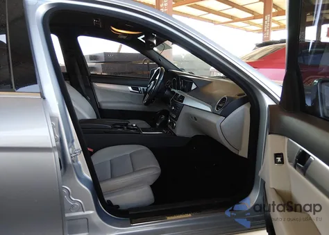 2013 Mercedes-Benz C 250 Sport from USA, damaged, VIN WDDGF4HB3DR271247